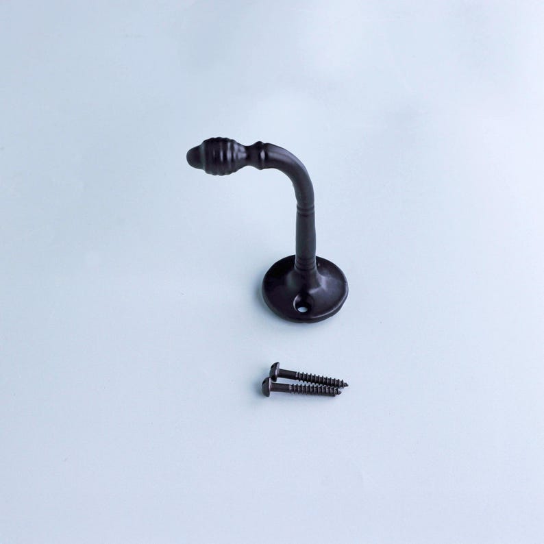 G Decor Heavy-Duty Traditional Black Cast Iron Coat Hooks image 3