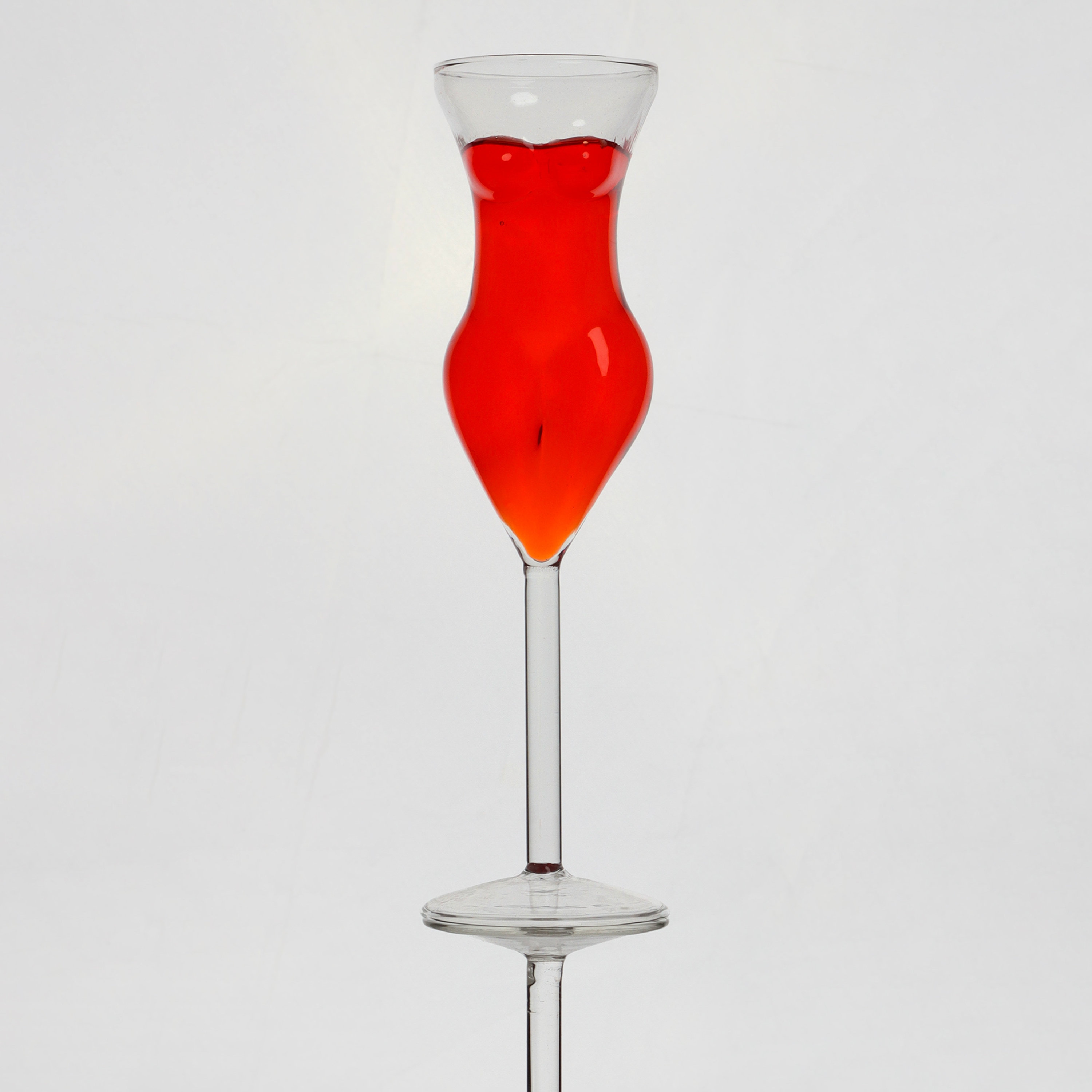 G Decor Elegant Femme Silhouette Glass Chic Drinkware for Champagne & Cocktails