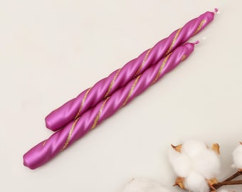 Maison Dorée Violet Orchid Spiral Glitter Zestaw 2 sztuk, świece stożkowe, świeczniki obiadowe