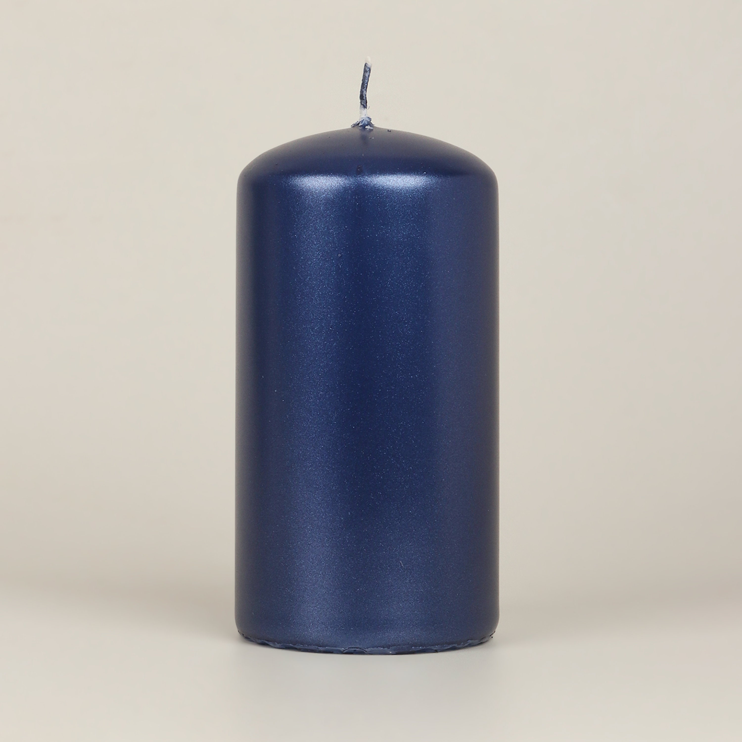 Decor Grace Stumpenkerze Marineblau – Lackiert, Schimmernd Metallic – Kugelform Ø 80 Mm