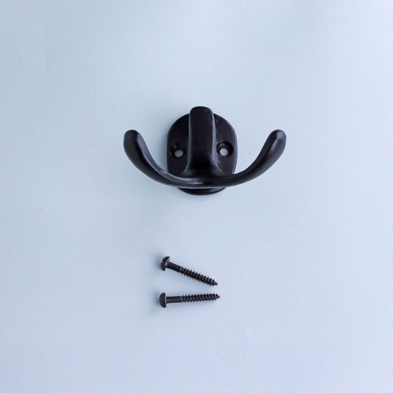 G Decor Heavy-Duty Traditional Black Cast Iron Coat Hooks image 4