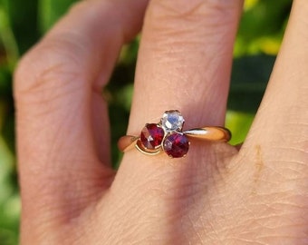 Antique 18k Gold Garnet Diamond Clover Ring - Size US 5