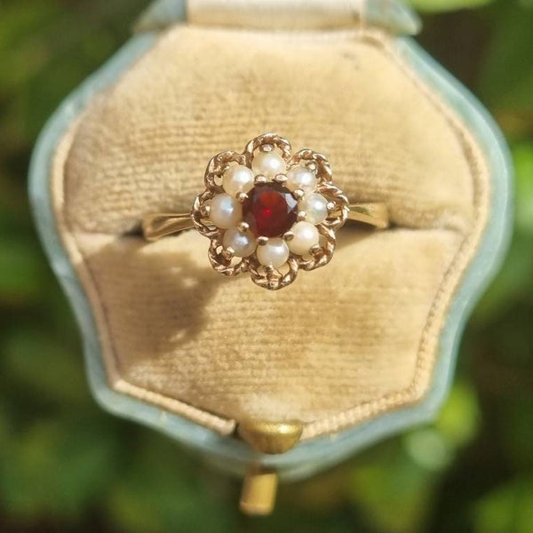 Vintage 9ct Yellow Gold Garnet and Pearl Flower Ring size O or U.S 7.25