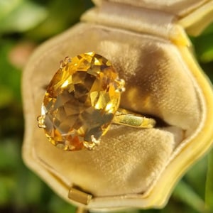 Vintage 9ct Yellow Gold Citrine Solitaire Ring Birmingham 1964 size Q 1/2 or US 8.25