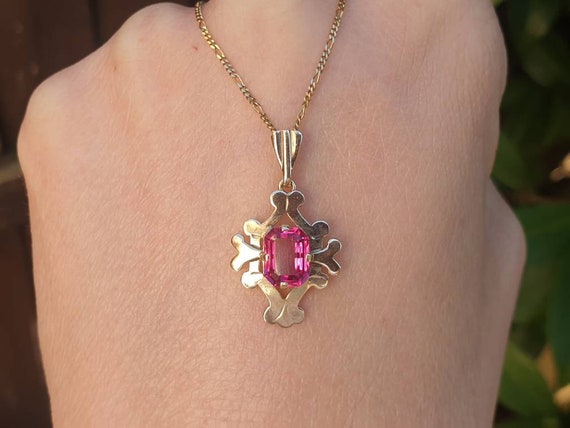 Vintage 9ct Gold Pink Ruby Paste Glass Pendant Nec