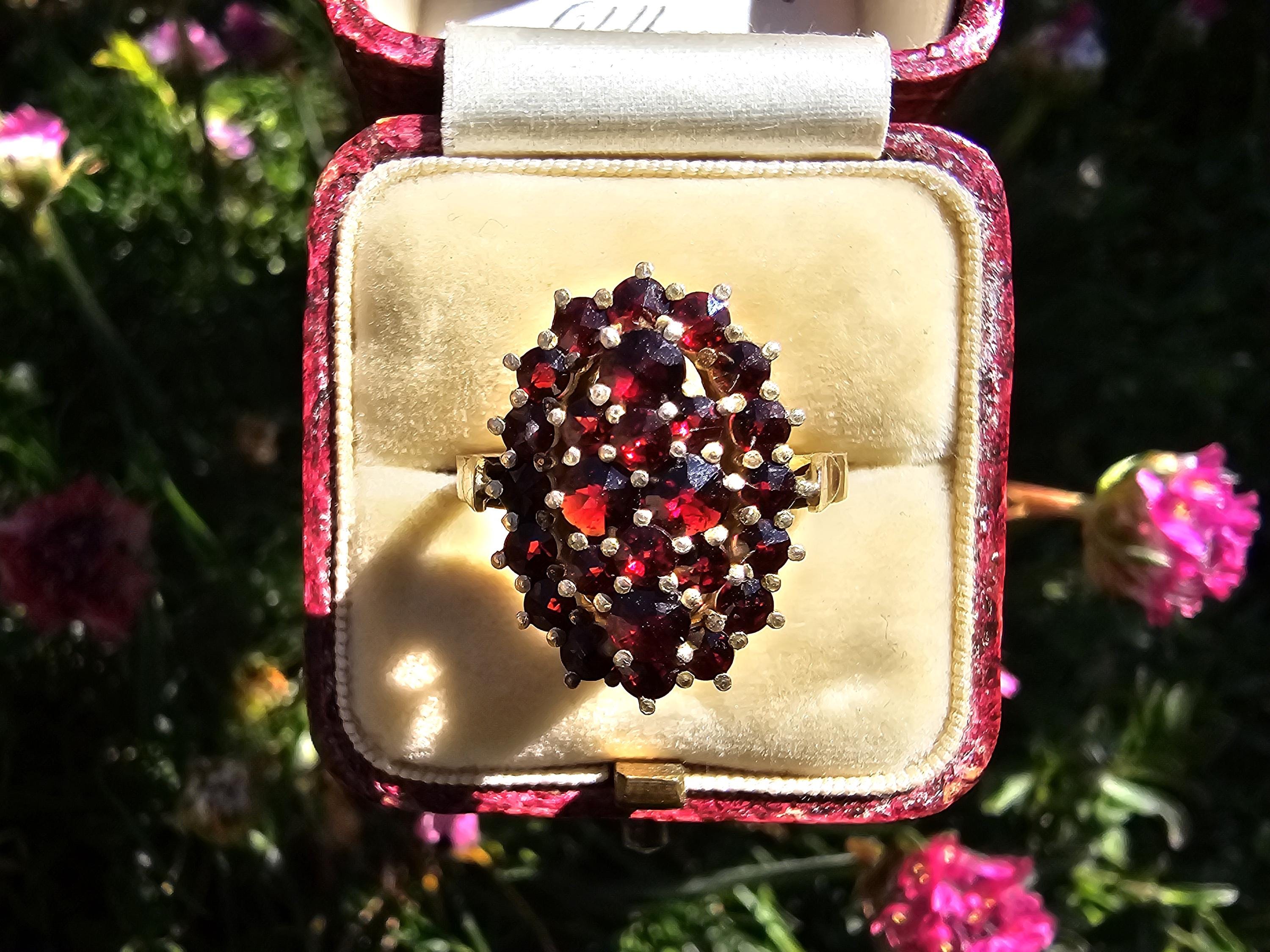 Bague grappe de grenats vintage argentée et dorée - taille UK N 1/2 / US 7