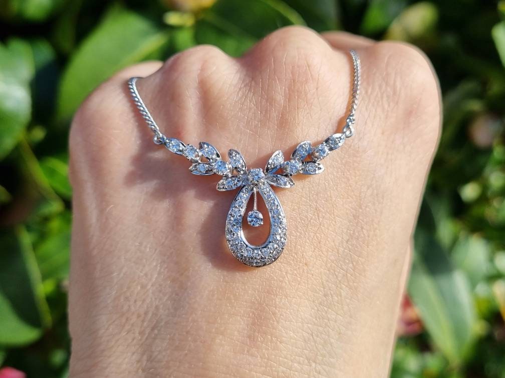 18ct White Gold Diamond Necklace