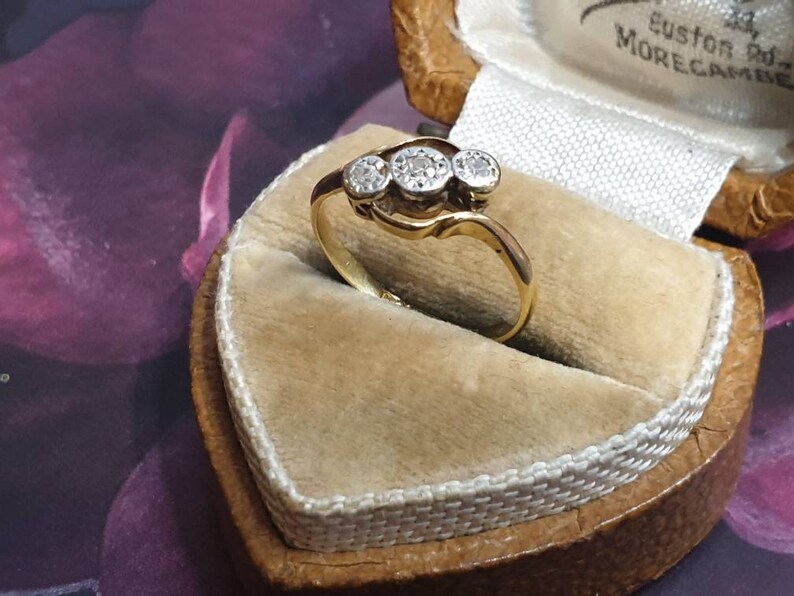 Art Deco Three Stone Diamond Bypass Ring 18ct Yellow Gold and Platinum size J 12 or U.S 5