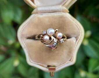 Vintage 9ct Yellow Gold Pearl and Diamond Ring Crescent Moon and Stars with Split Shoulders UK Size N 1/2 or US 7