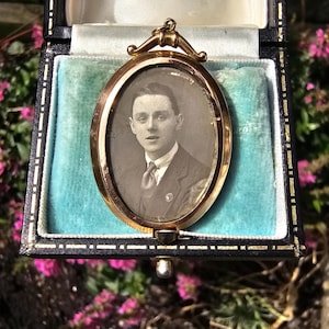 Antique 9ct Gold Double Photo Locket: Edwardian Oval Pendant