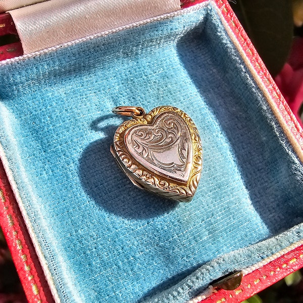 Victorian 9ct Gold Front and Back Love Heart Shape Photo Locket Antique Necklace Pendant Engraved Leaf Front and Back Beautiful Small Heart