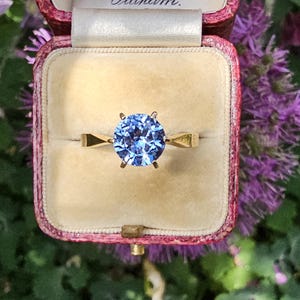 Vintage 9ct Gold Blue Zircon Solitaire Ring - Size R / US 8.75