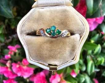Vintage Emerald and Diamond 9ct Yellow Gold Ring Rich Green Emerald Ring Diamond Multi Stone UK Size N or US 6.75