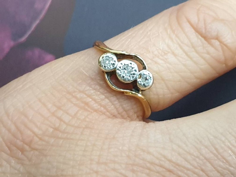 Art Deco Three Stone Diamond Bypass Ring 18ct Yellow Gold and Platinum size J 12 or U.S 5