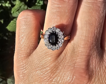 Vintage 18ct Gold Sapphire and Diamond Cluster Ring size M 1/2 or U.S 6.5