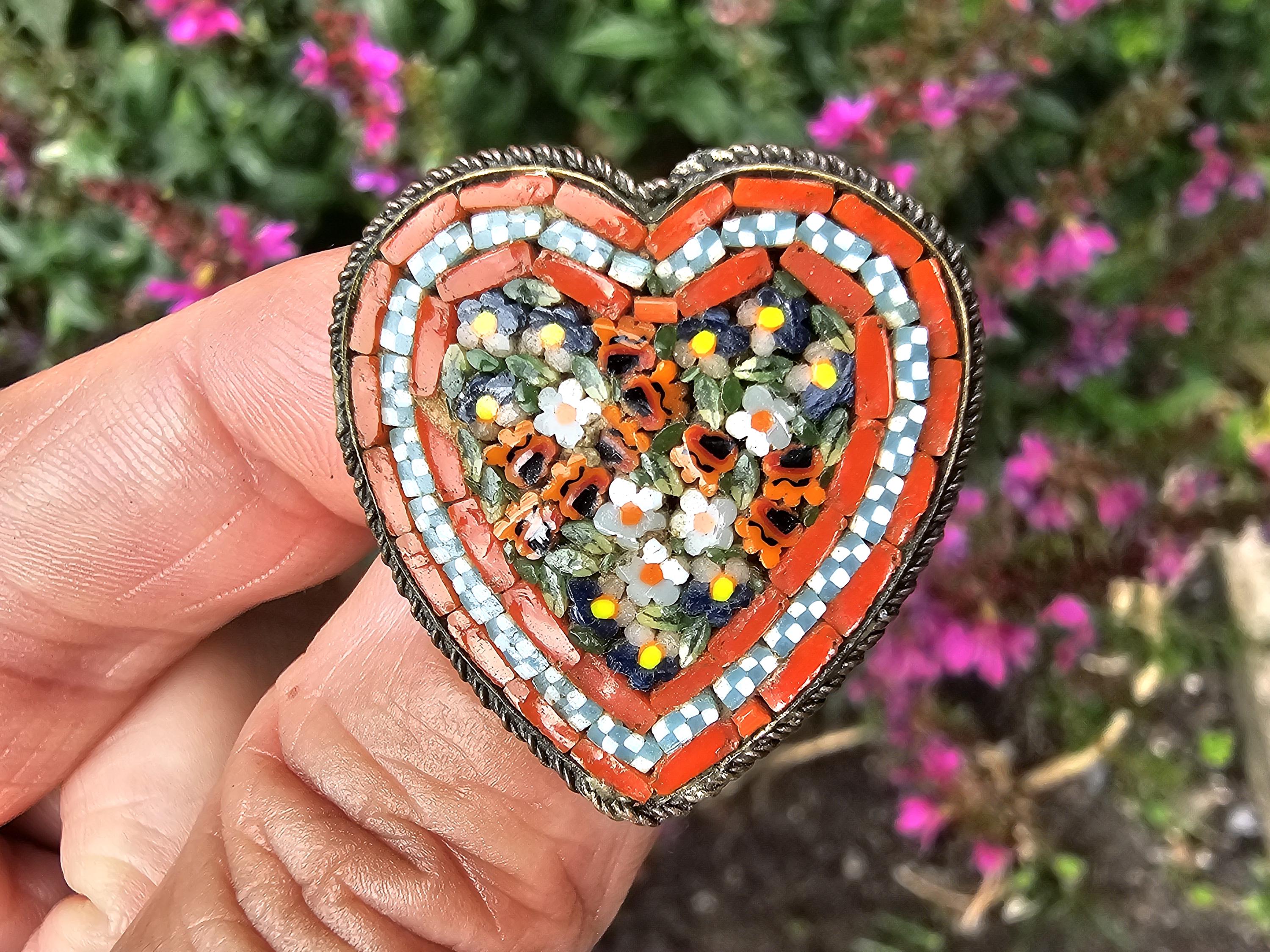 マイクロモザイク ブローチ イギリスアンティーク 英国 イギリス アンティーク マイクロモザイク ブローチ ヴィクトリア時代