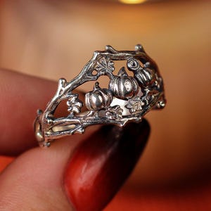 Sterling Silver Pumpkin Ring, 925 Silver Halloween Ring, Nature Leaf Ring, Witchy Cottagecore Jewelry, Fantasy Autumn Statement Ring