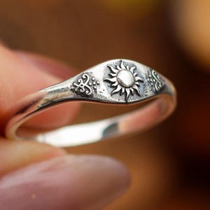 925 Sterling Silver Sun Ring, Celestial Minimalist Ring, Friendship Ring Set, Celestial Moon and Sun Best Friend Gift, Minimalist Ring