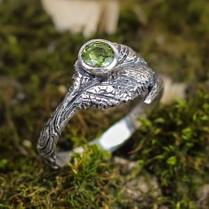 Natural Peridot Ring, 925 Sterling Silver Ring, Nature Inspired Jewelry, Unique peridot ring, Leaves Ring, Natural Gemstone, Rings For Women