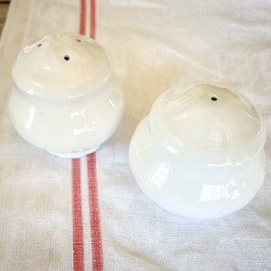 Beautiful Vintage White Chunky Porcelain Leaf Embossed Salt and Pepper Shakers