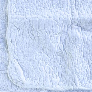 Beautiful French White Quilted Cotton Square Throw Pillow Covers, 2, Provençal Pillow Covers, Scalloped Edges, 16 X 16in, Found in Provence bild 3