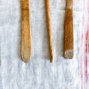 French Vintage Wooden Spoon, Spatulas, & Fork, Set of Five, French Country Cooking Utensils, Wood Utensils, Found in Provence bild 3