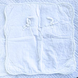Beautiful French White Quilted Cotton Square Throw Pillow Covers, 2, Provençal Pillow Covers, Scalloped Edges, 16 X 16in, Found in Provence bild 4