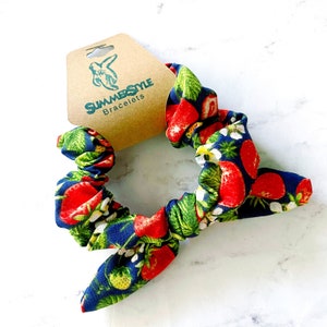 Vintage Navy Strawberry Bow Scrunchie, Prezent Truskawkowy, Akcesoria Do Włosów, Kokarda Do Włosów, Bransoletki SummerStyle