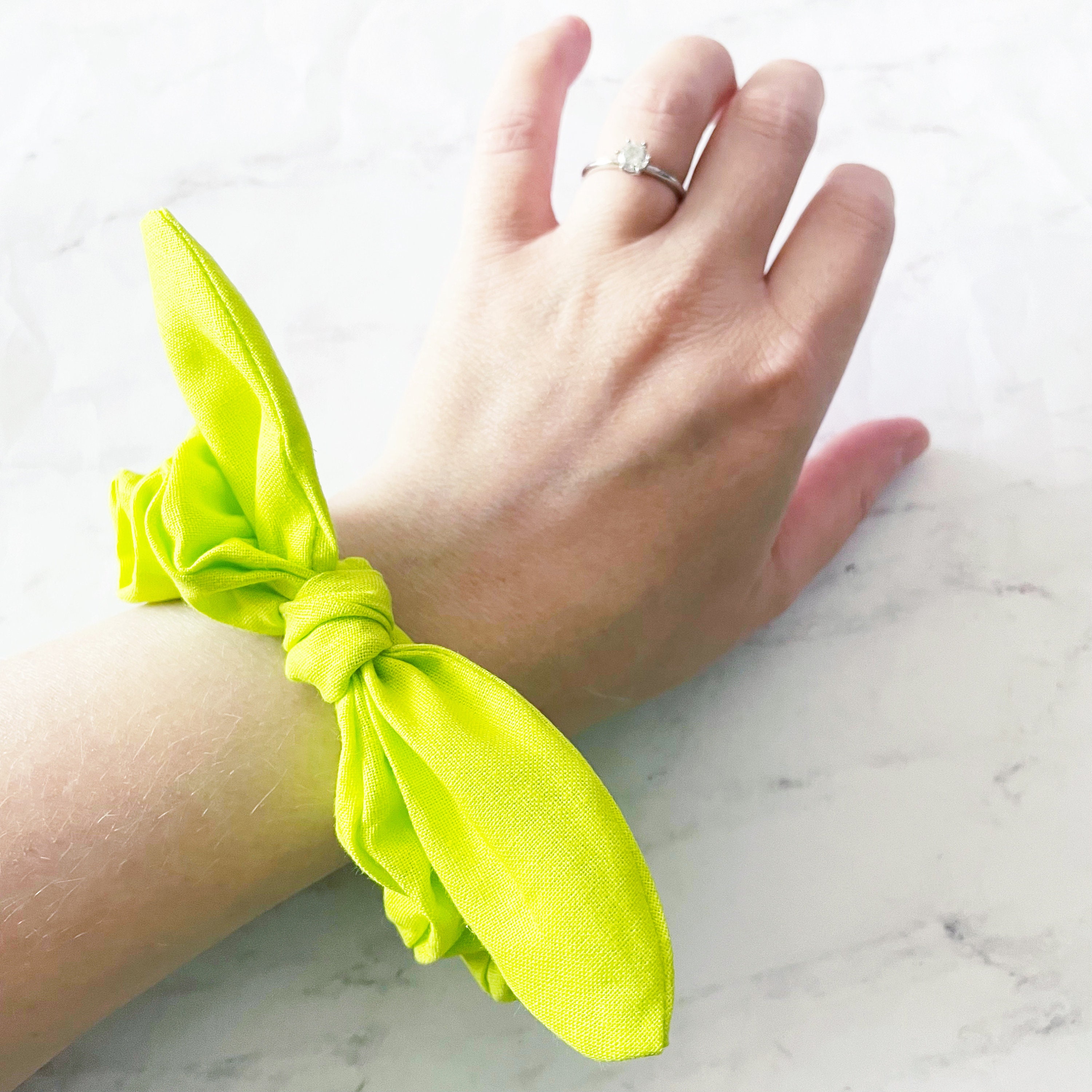 ?Uplifting Scrunchie Bow-Hazel Green:LAST ONE. Abel and Lula Girls Velvet Ponytail Scrunchie In GREEN  main image 2