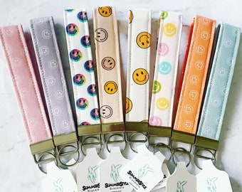 Smiley Face Key Fob Wristlet, 6.5in Wristlet Lanyard, Keychain Wristlet, Handmade Lanyard, SummerStyle Bracelets