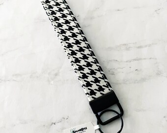 Black & White Checkered Key Fob Wristlet, 6.5in Wristlet Lanyard, Keychain Wristlet, Handmade Lanyard, SummerStyle Bracelets