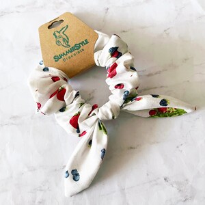 Czerwona, biała i jagodowa kokardka Scrunchie, prezent truskawkowy, akcesoria do włosów, kokardka do włosów, bransoletki SummerStyle