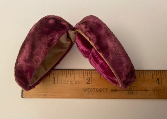 Antique Heart Shaped Pink Velvet Ring Box - image 8