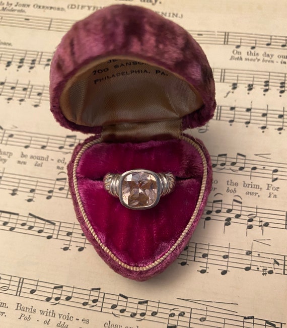 Antique Heart Shaped Pink Velvet Ring Box - image 10
