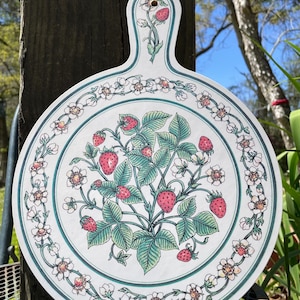 Vintage Strawberry Melamine Cutting Board, Cheese Board: Cloverleaf UK Cottagecore Decor