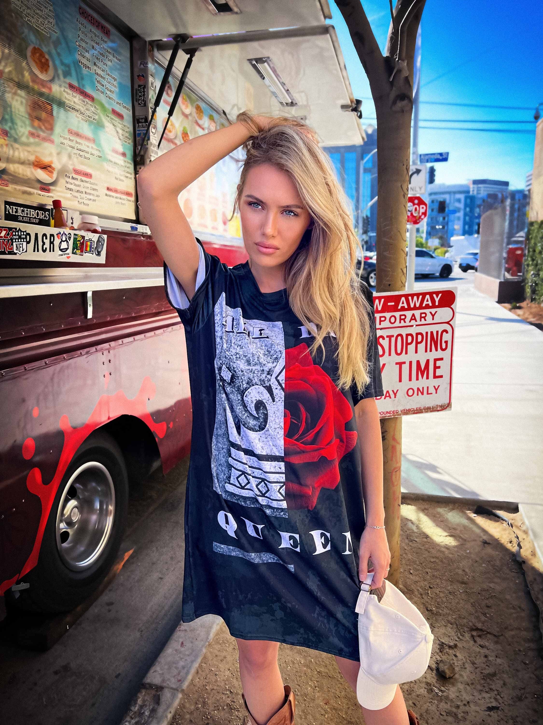 Queen Rose Crown T-shirt Dress All Day Women's Distressed Simulated Tie Dye Allover Print, Black/Grey/Green