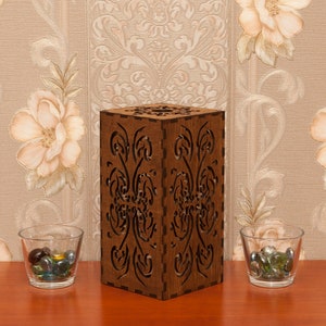 Candelabro decorativo de madera marrón con luz de noche para una mayor comodidad y relajación