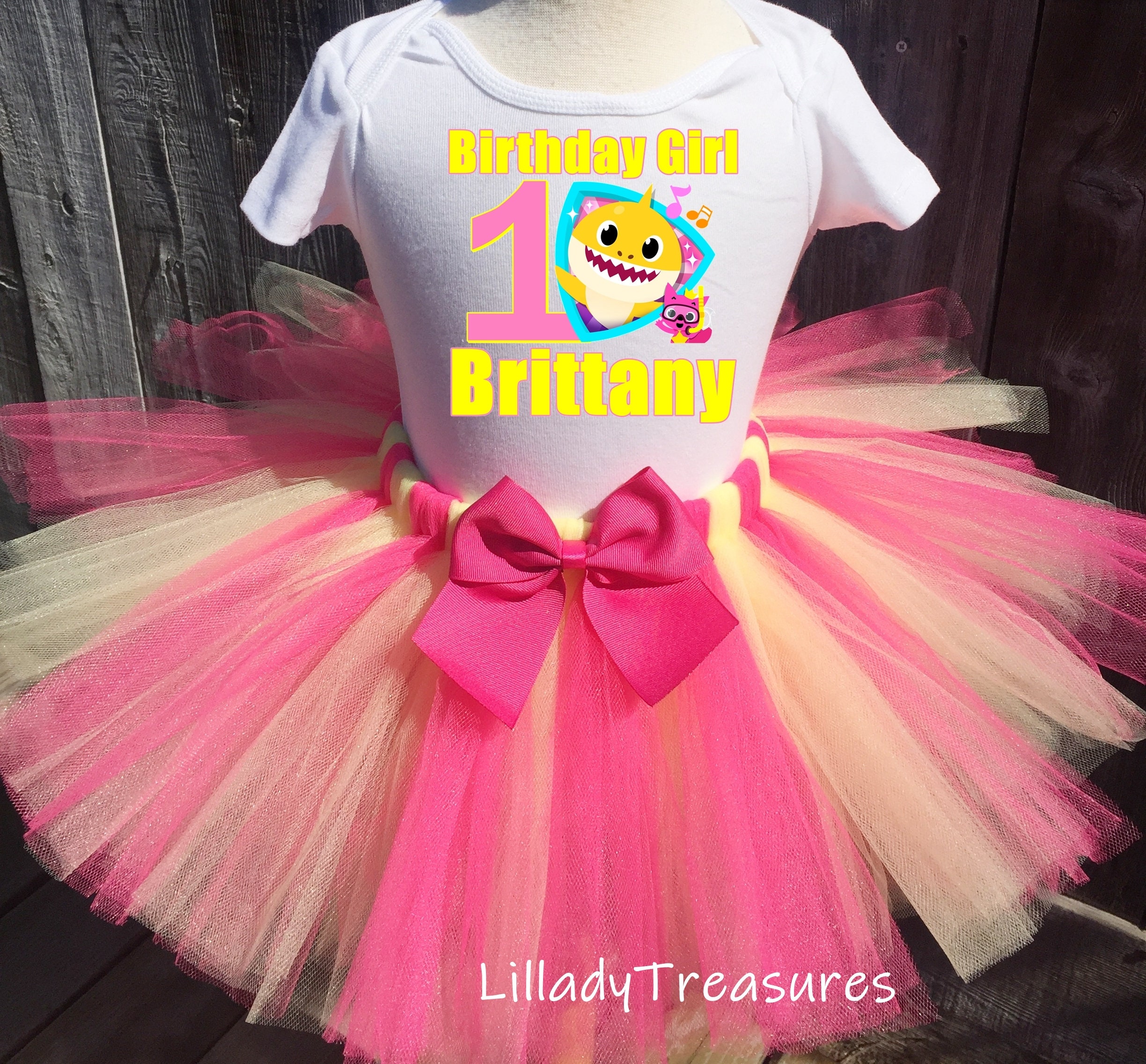 tutus baby shark