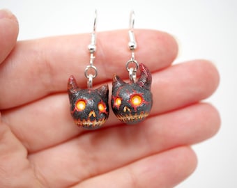 Pendientes de calavera de demonio volcánico