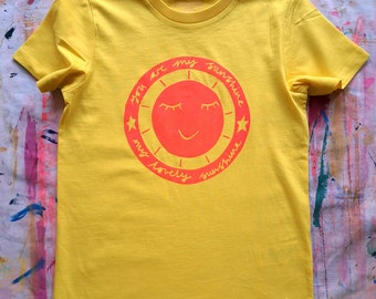 T-shirt pour enfants You are my Sunshine imprimé à la main, t-shirt en coton biologique pour enfants.