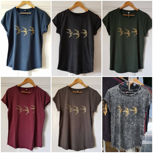 T-shirt imprimé hirondelle, t-shirt à manches retroussées pour femme, t-shirt à manches retroussées en coton bio, t-shirt imprimé oiseau, t-shirt imprimé main pour femme, haut oiseau