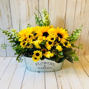 Sunflower Centerpiece, Sunflower Decor, Sunflower Table Decor, Year Round Decor, Summer Centerpiece, Sunflower Gift, Rustic Sunflower Decor