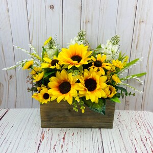 Sunflower Table Decor, Sunflower Floral Arrangement, Sunflower Centerpiece for Table, Sunflower Decor for Table, Sunflower Mothers Day Gift