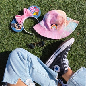 RAINBOW BUCKET HAT