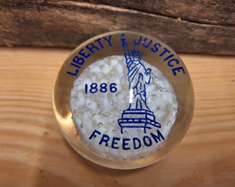 Vintage USA Liberty Justice Freedom 1886 Statue of Liberty Domed Glass Paperweight