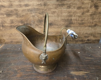 Vintage Copper Coal Scuttle Ash bucket with Ceramic Blue and White Delft Handle