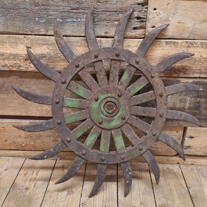 Vintage Cast Iron Metal Farm Rotary Disc Plow Wheel Tiller 16 Spokes