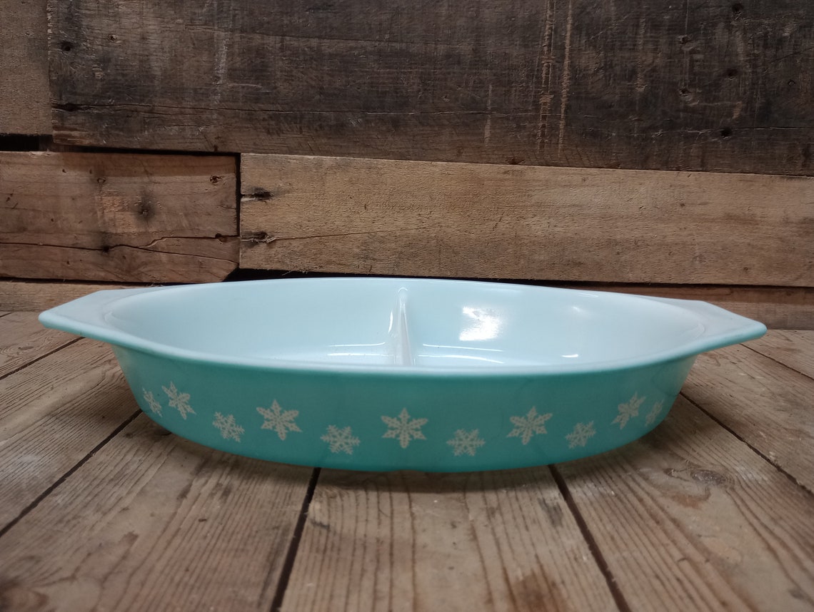 Vintage Pyrex Turquoise Divided Dish Snowflake Pattern - Etsy