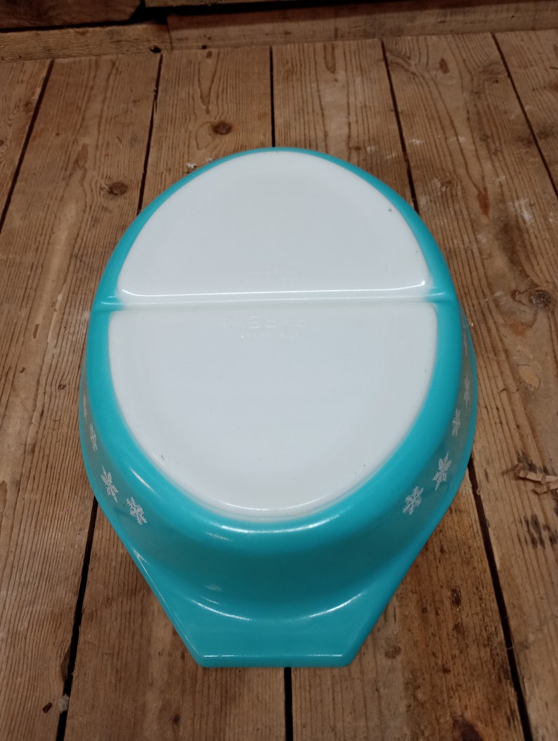Vintage Pyrex Turquoise Divided Dish Snowflake Pattern - Etsy