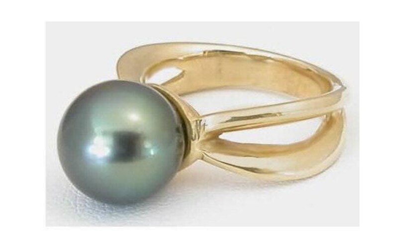14k Yellow Gold Tahitian Pearl Ring: 10.5mm Cultured Pearl Solitaire image 3